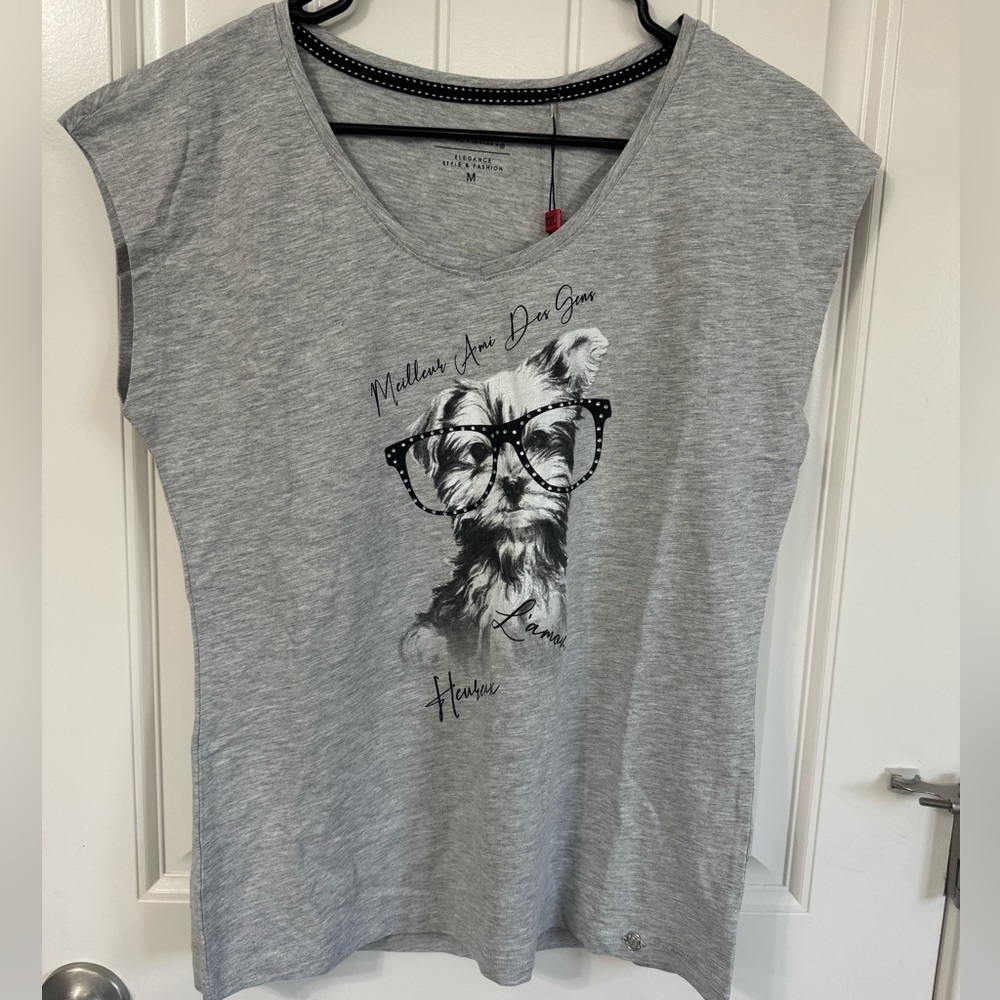 Grey capsleeve graphic tee with rhinestones